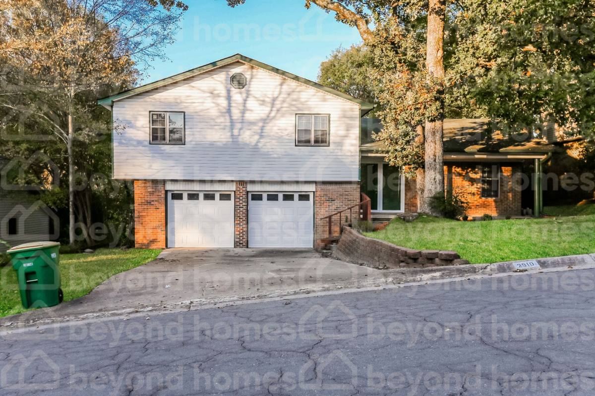 House for rent at 2910 Charter Oak Dr, Little Rock, AR 72227