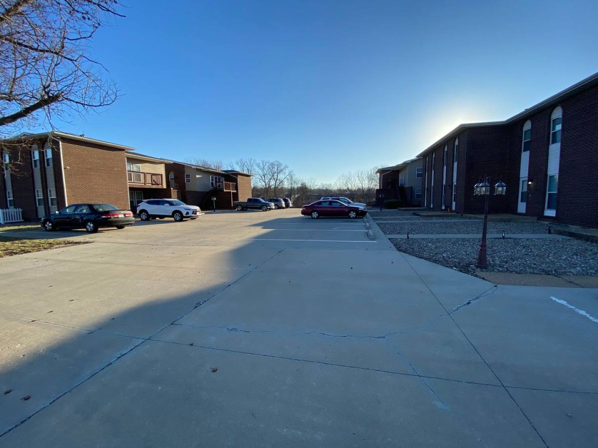 Apartment for rent at 170 Westmount Dr, Farmington, MO 63640