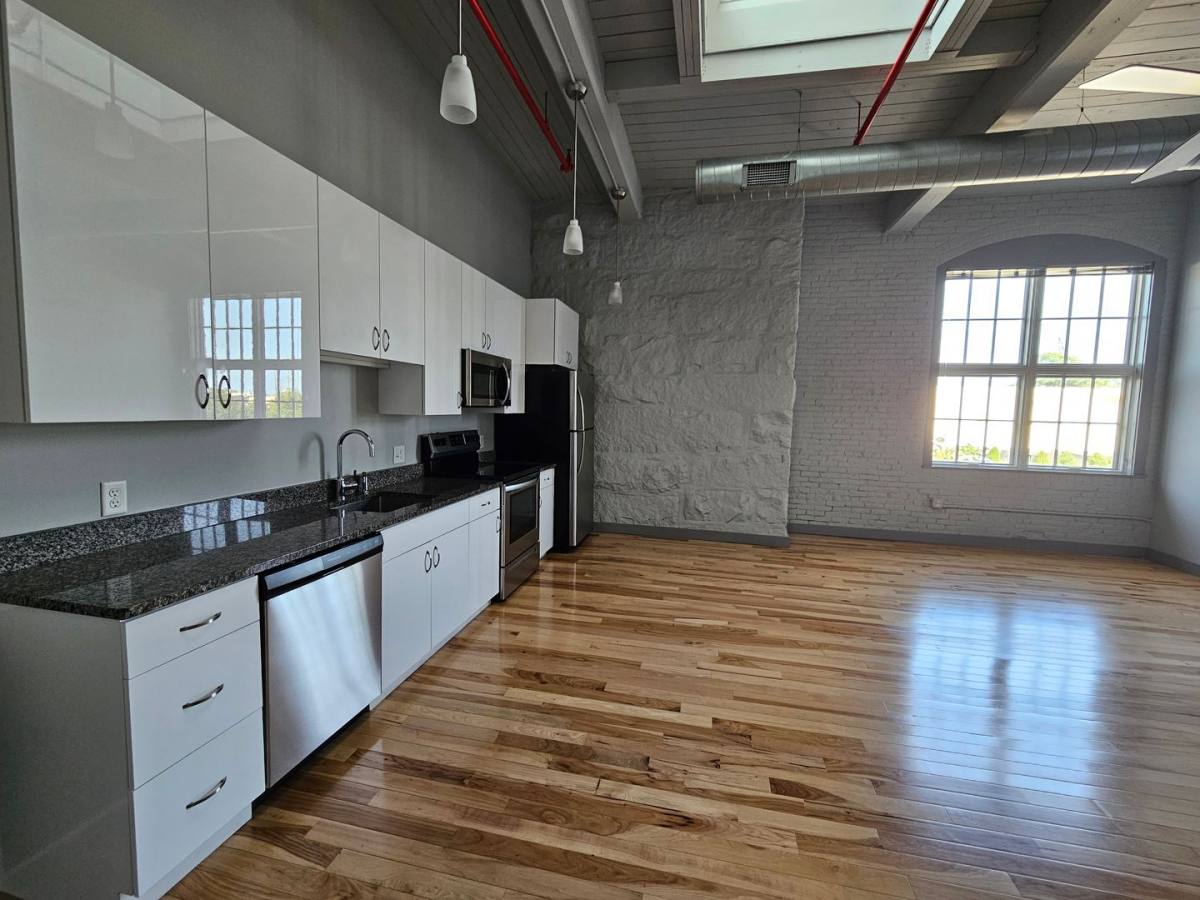Apartment for rent at 55 Wamsutta St, New Bedford, MA 02740