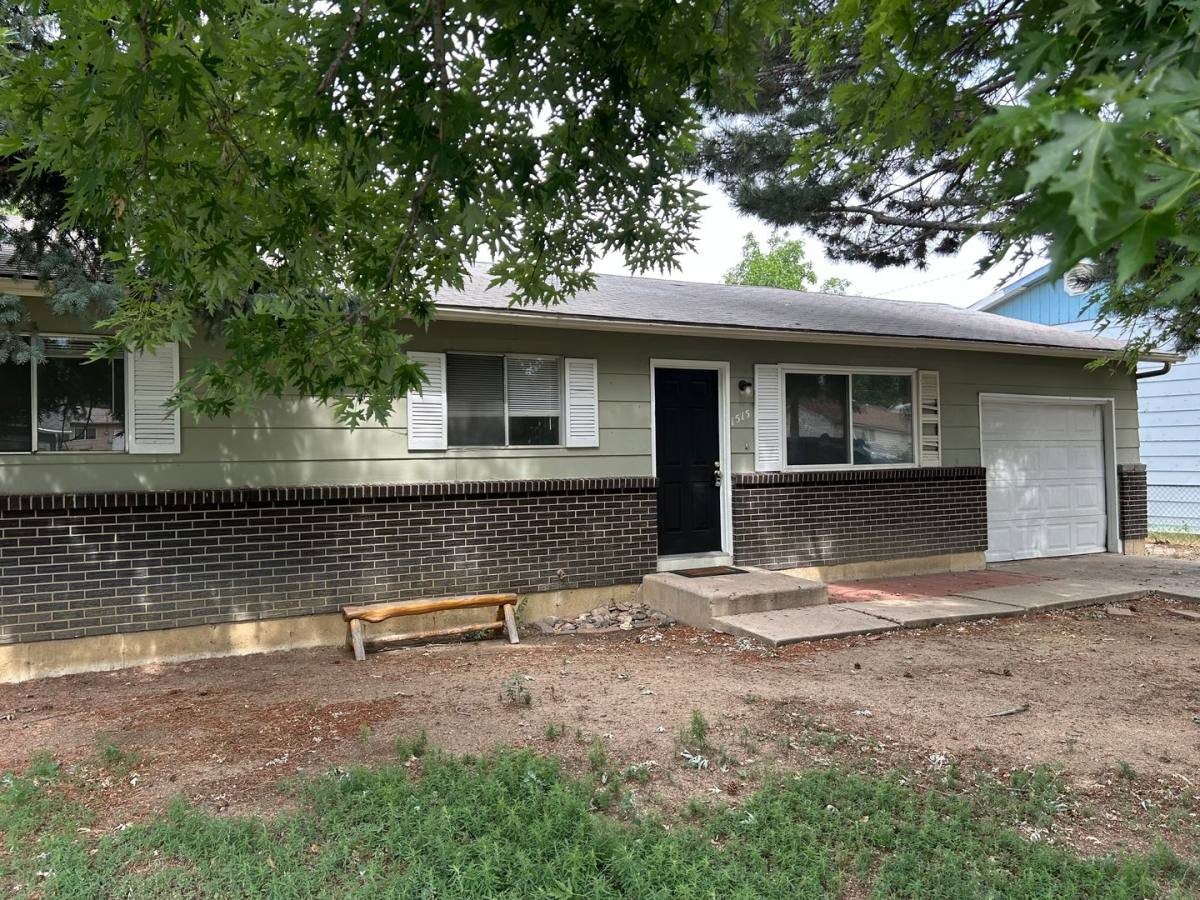 House for rent at 1515 Chadwick Dr, Colorado Springs, CO 80906