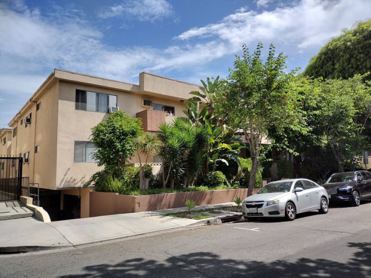 Apartment for rent at 650 Westmount Dr, West Hollywood, CA 90069