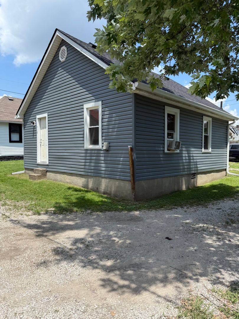 House for rent at 518 E 6th St, New Albany, IN 47150