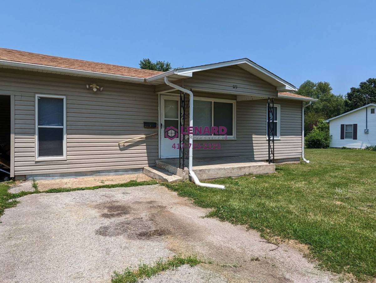 House for rent at 723 E College, Bolivar, MO 65613