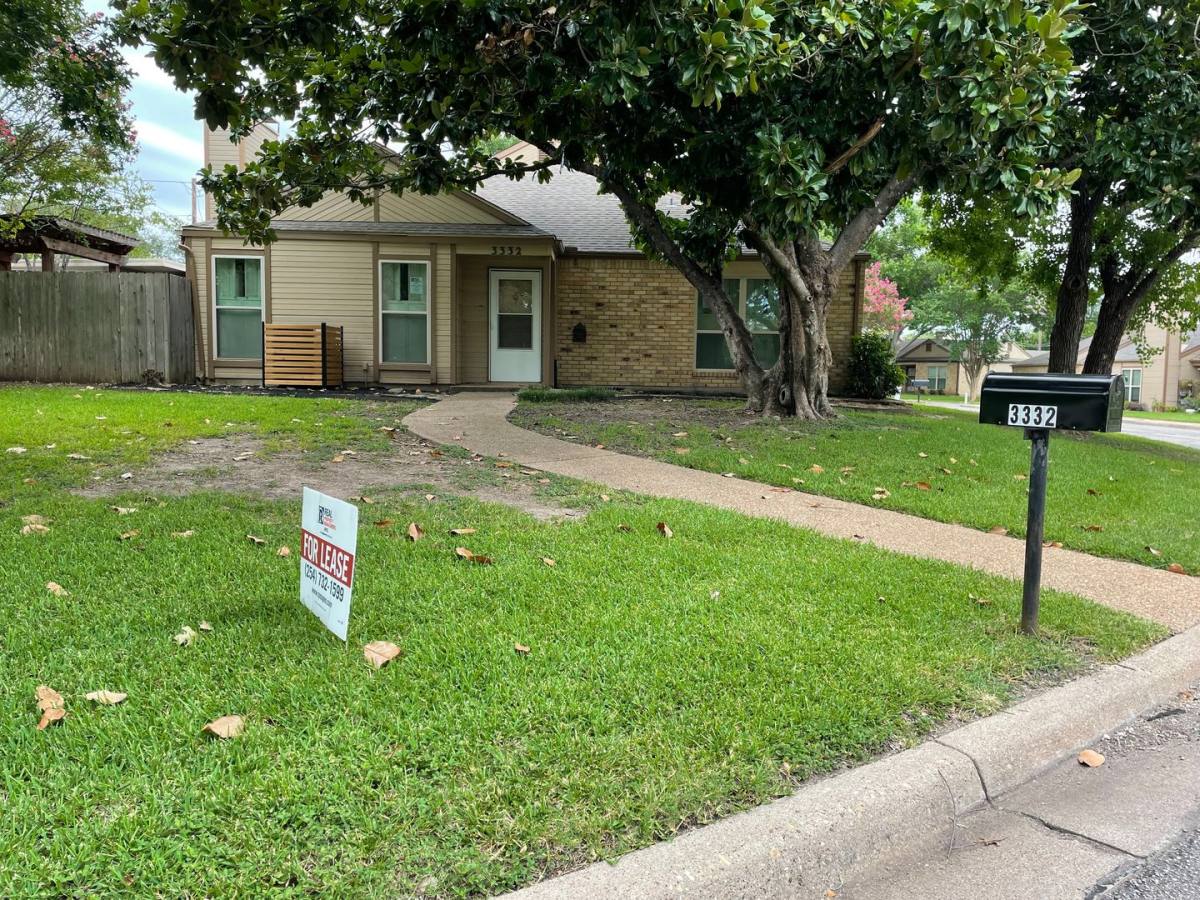 Townhouse for rent at 3332 Chimney Place Dr, Waco, TX 76708