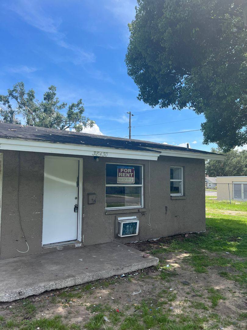 House for rent at 38430 12th Ave, Zephyrhills, FL 33542