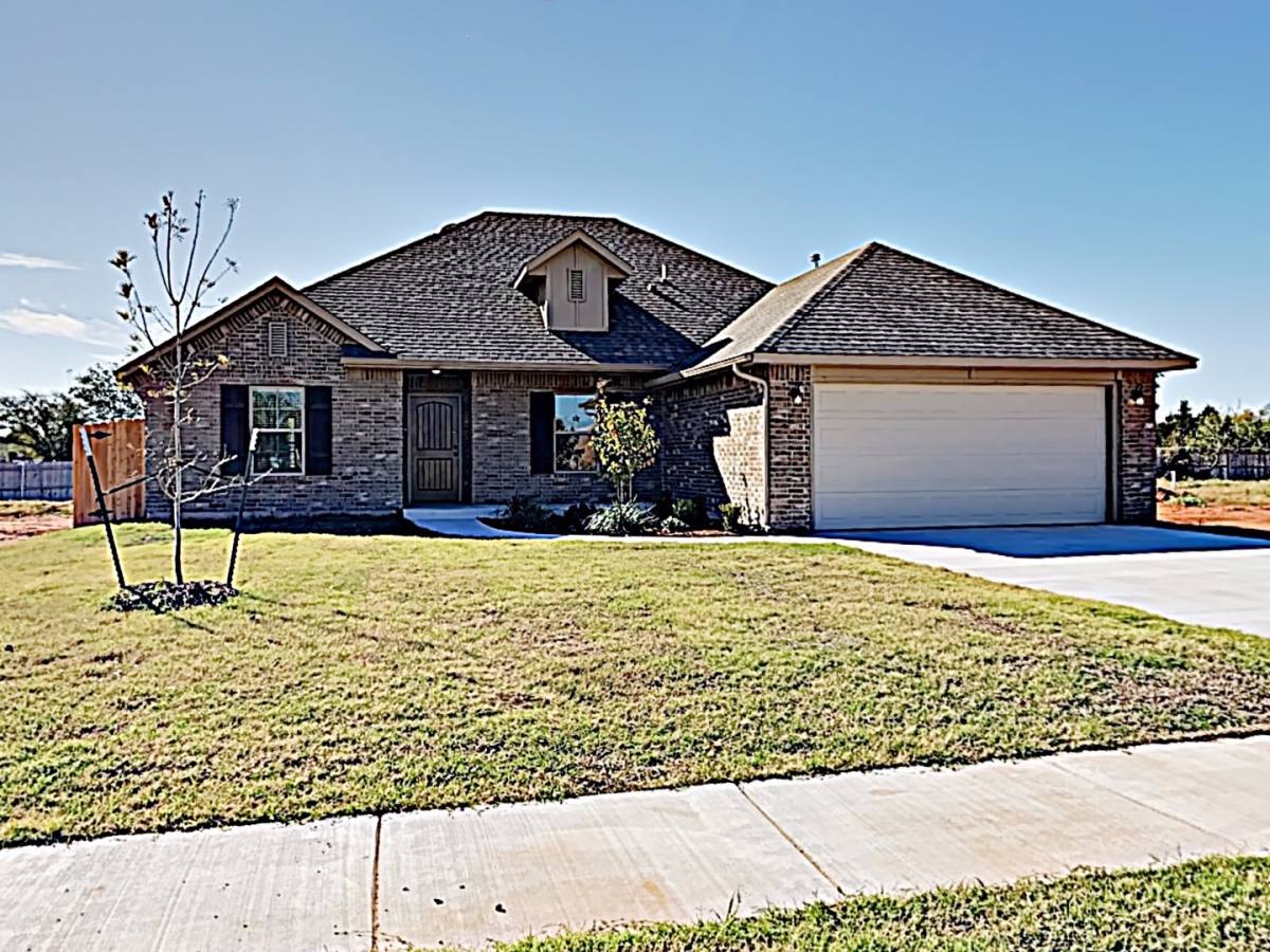 House for rent at 1712 W Zachary Way, Mustang, OK 73064
