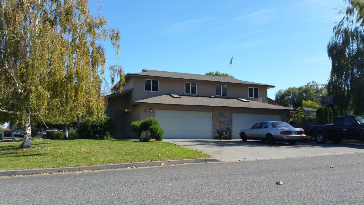 Townhouse for rent at 911 S Johnson, Kennewick, WA 99336