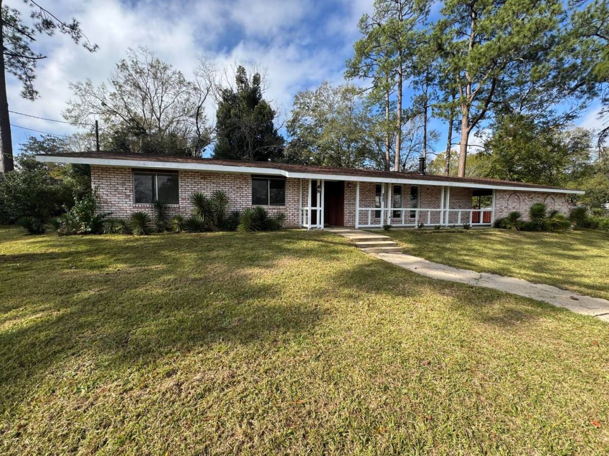 House for rent at 703 Whitney Dr, Deridder, LA 70634