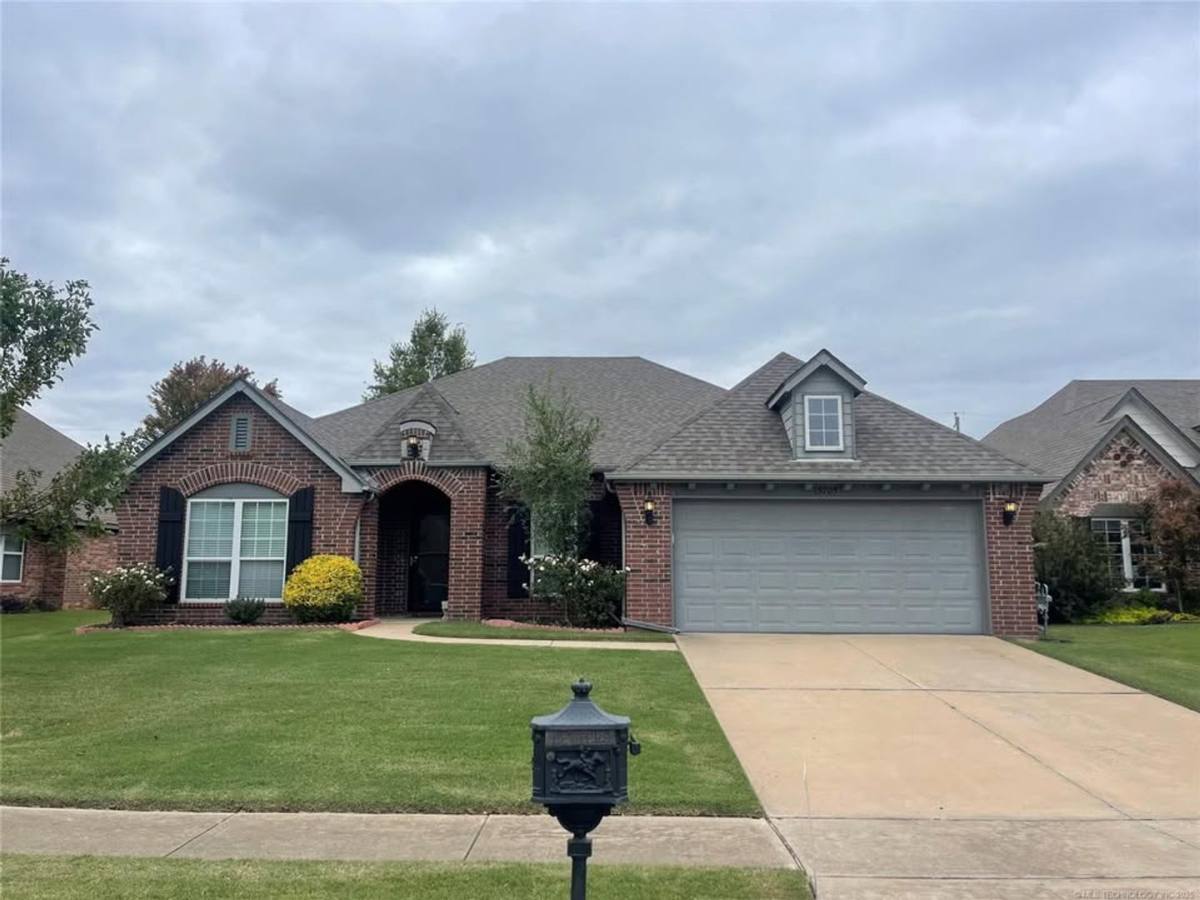 House for rent at 15705 E 91st St N, Owasso, OK 74055