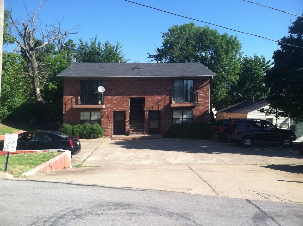 Apartment for rent at 800-806 Berry St, Fayetteville, AR 72701
