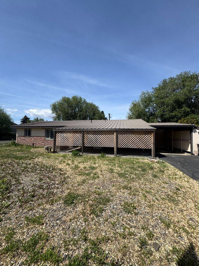 House for rent at 407 S Walnut St, Ellensburg, WA 98926