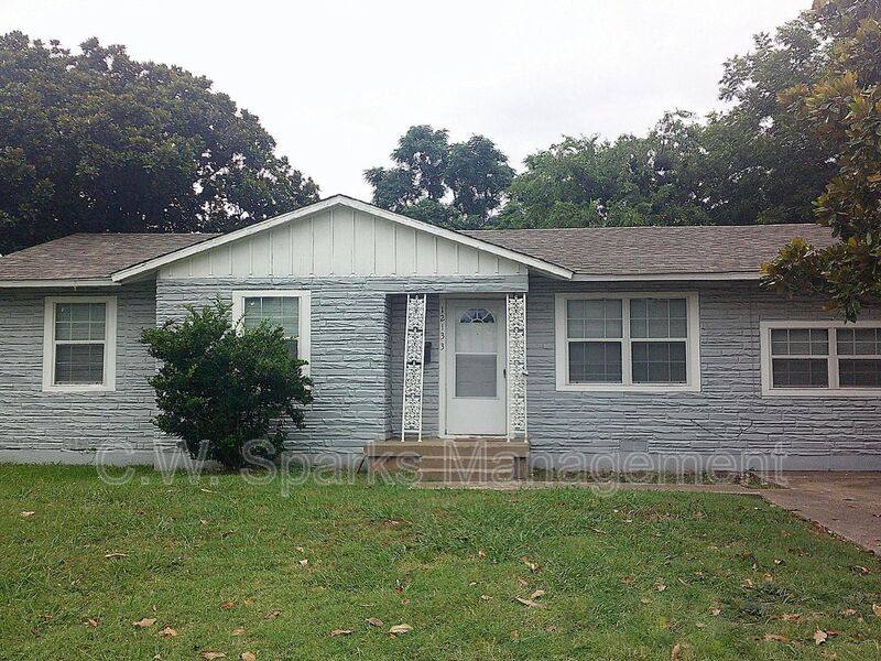 House for rent at 12133 Hoblitzelle Dr, Dallas, TX 75243