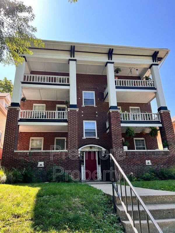 Apartment for rent at 2830 Harrison St #1N, Kansas City, MO 64109