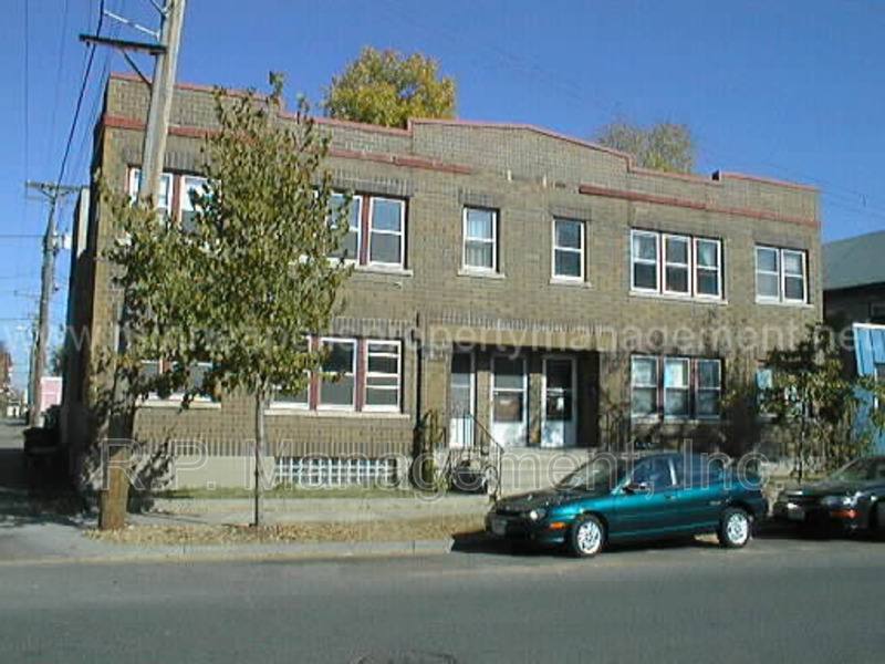 Apartment for rent at 1432 W 32nd St #4, Minneapolis, MN 55408