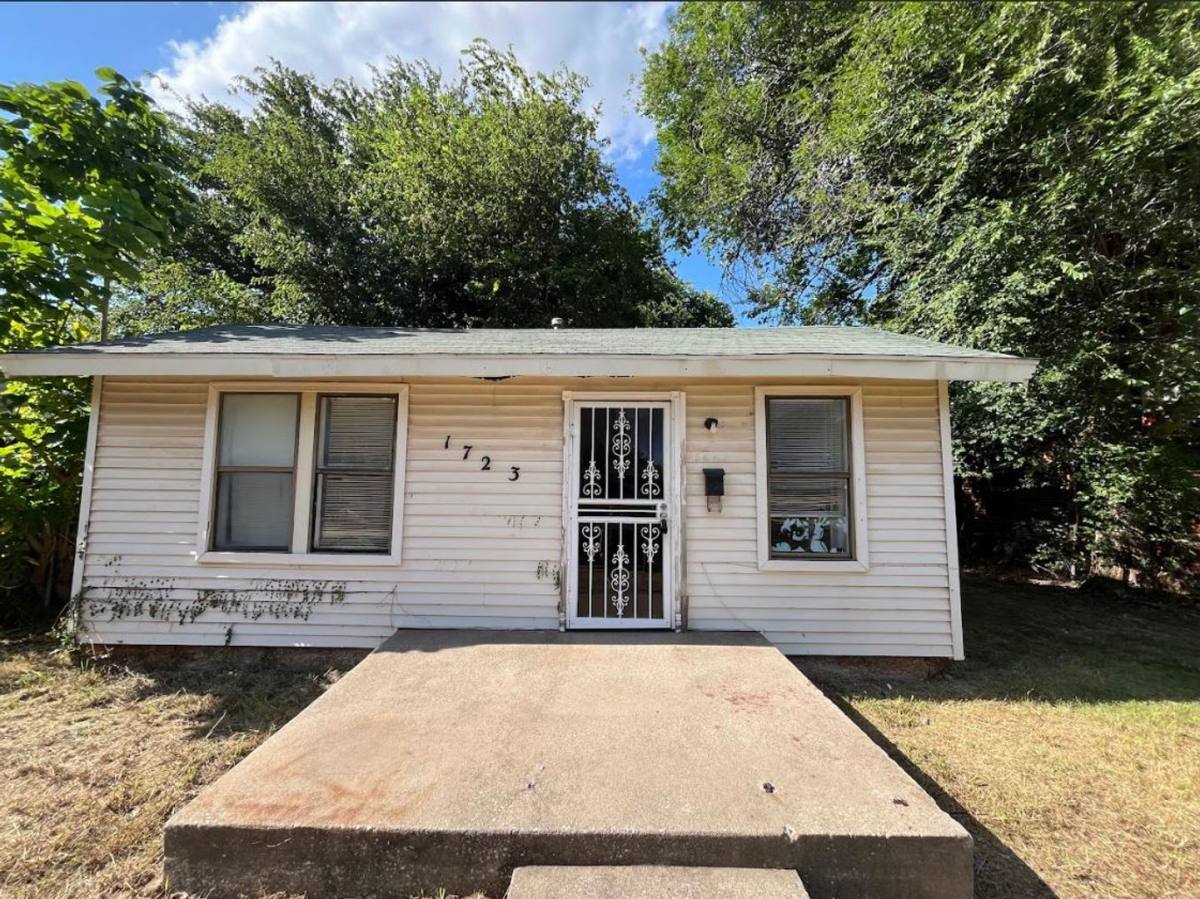 House for rent at 1723 NE 15th St, Oklahoma City, OK 73117