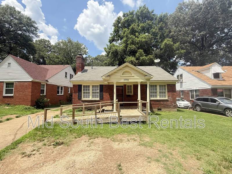 House for rent at 3284 Carnes U of M, Memphis, TN 38111