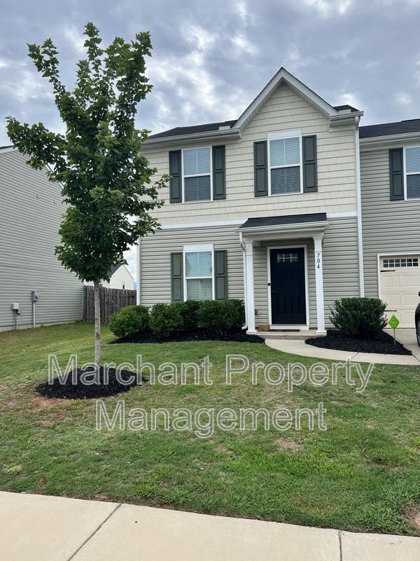 House for rent at 704 Braeswood St, Greenville, SC 29617