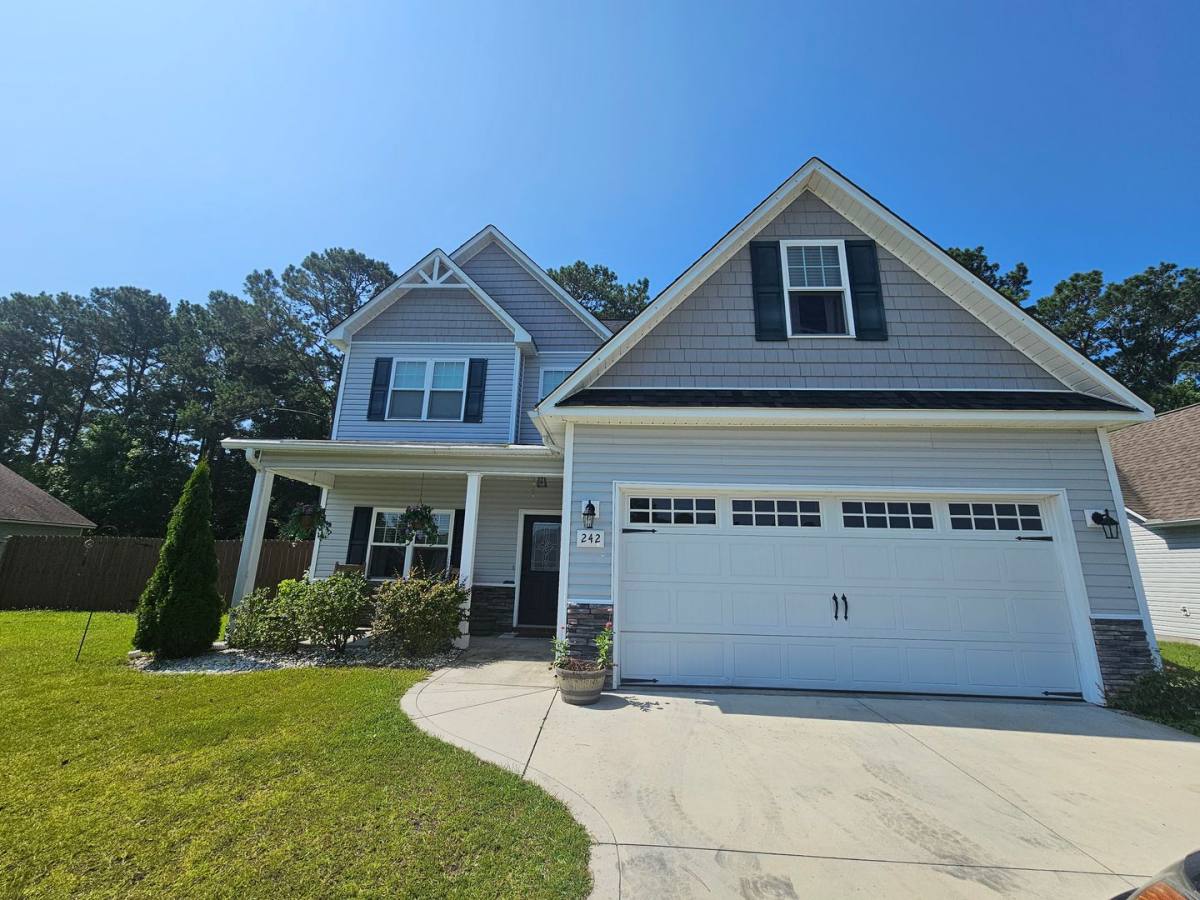 House for rent at 242 Breakwater Dr, Sneads Ferry, NC 28460