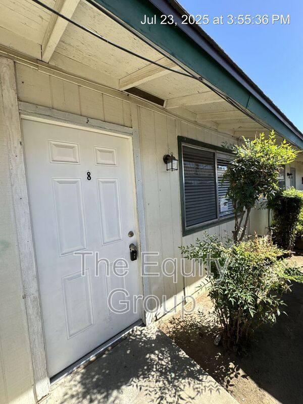 Apartment for rent at 354 N L St #8, Dinuba, CA 93618