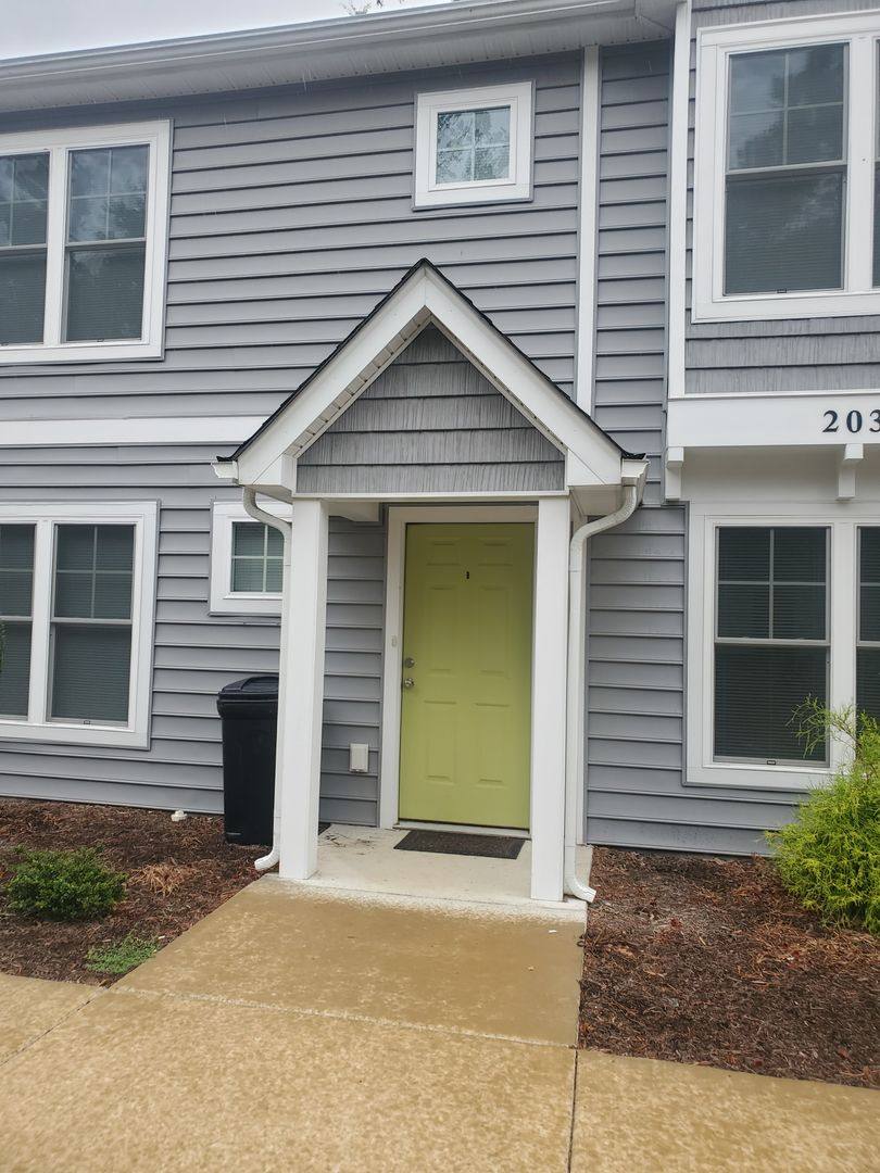 Townhouse for rent at 203 Dillard St, Blackstone, VA 23824