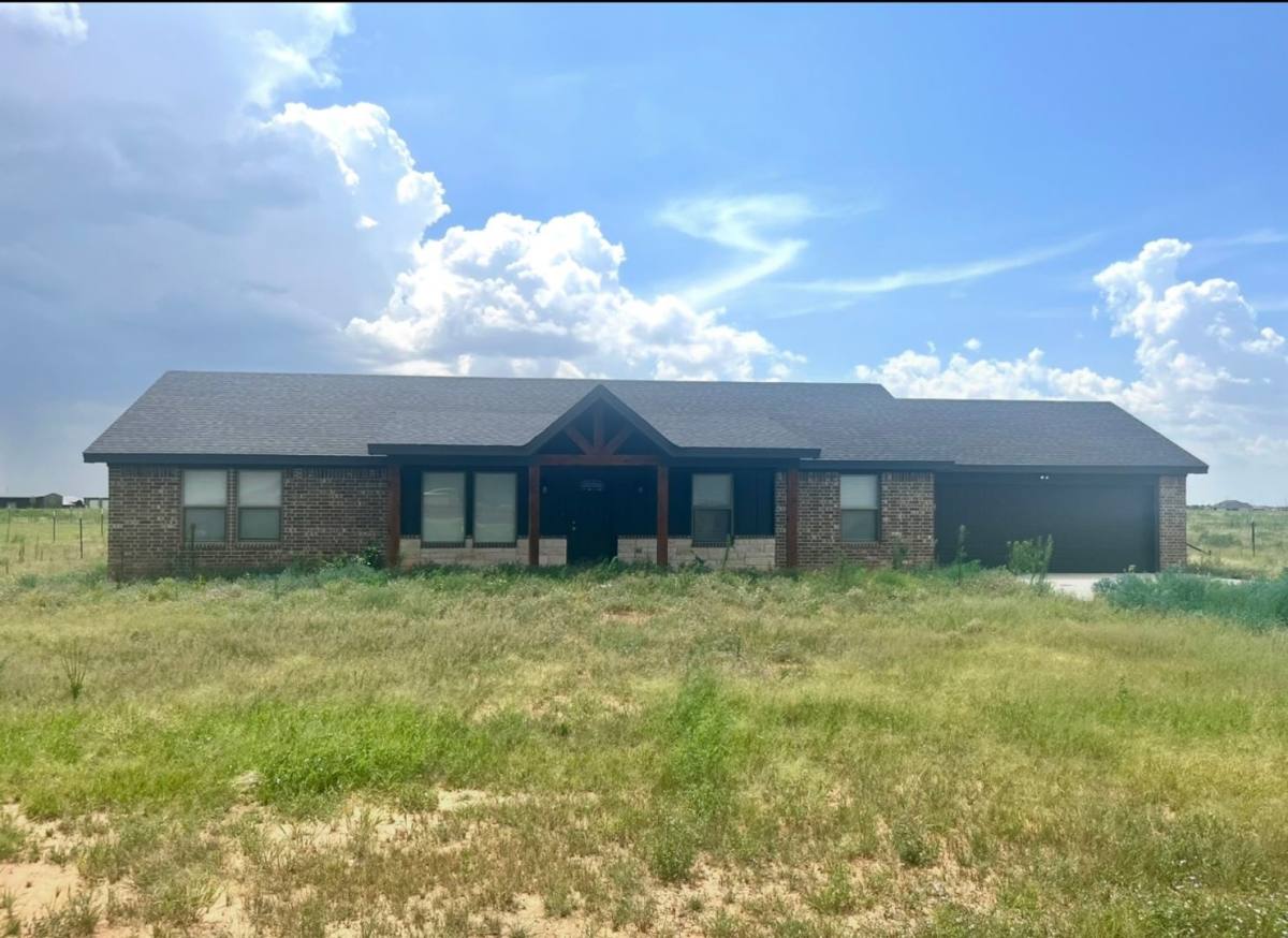 House for rent at 8901 N Cr, Idalou, TX 79329