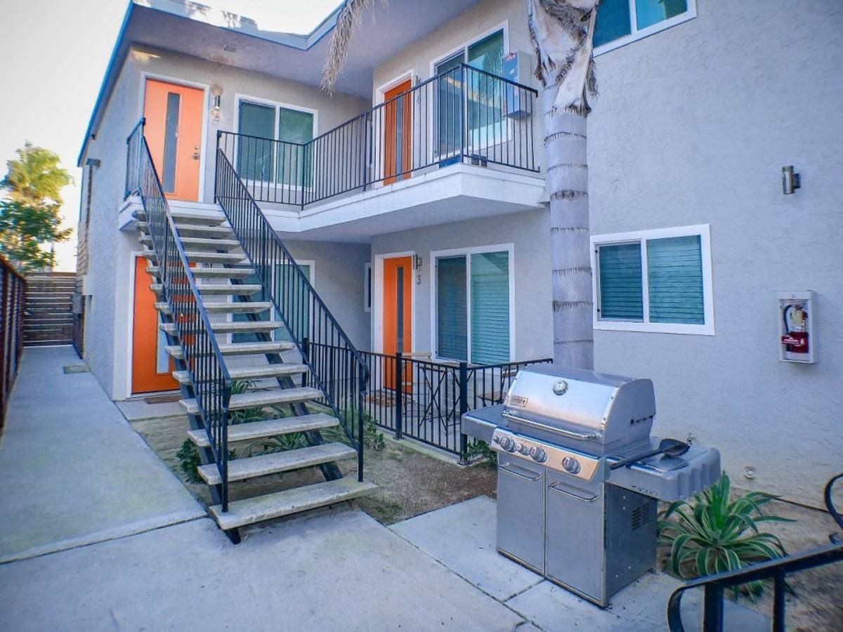 Apartment for rent at 4474 Winona Ave, San Diego, CA 92115