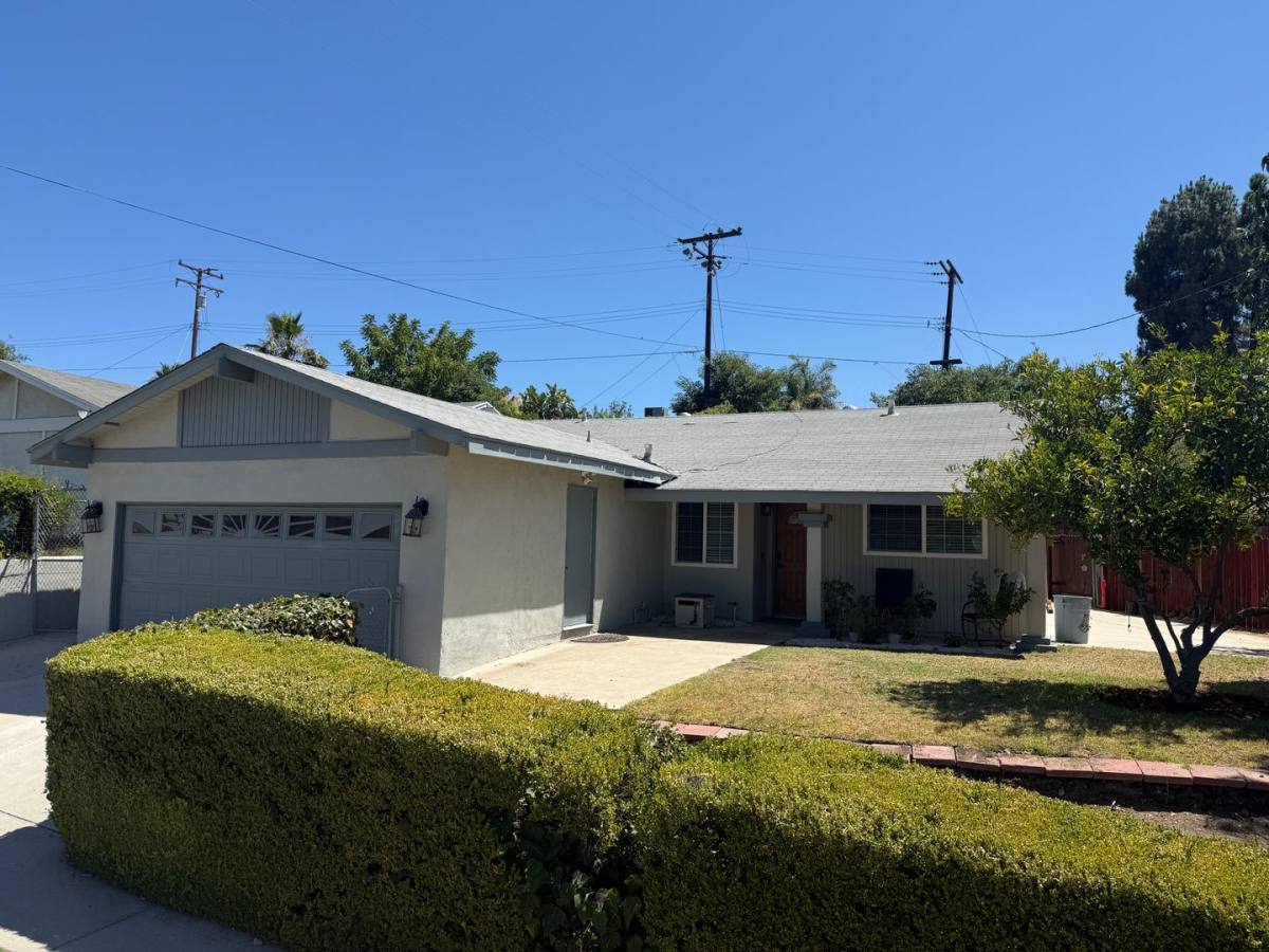 House for rent at 19866 Ermine St, Canyon Country, CA 91351