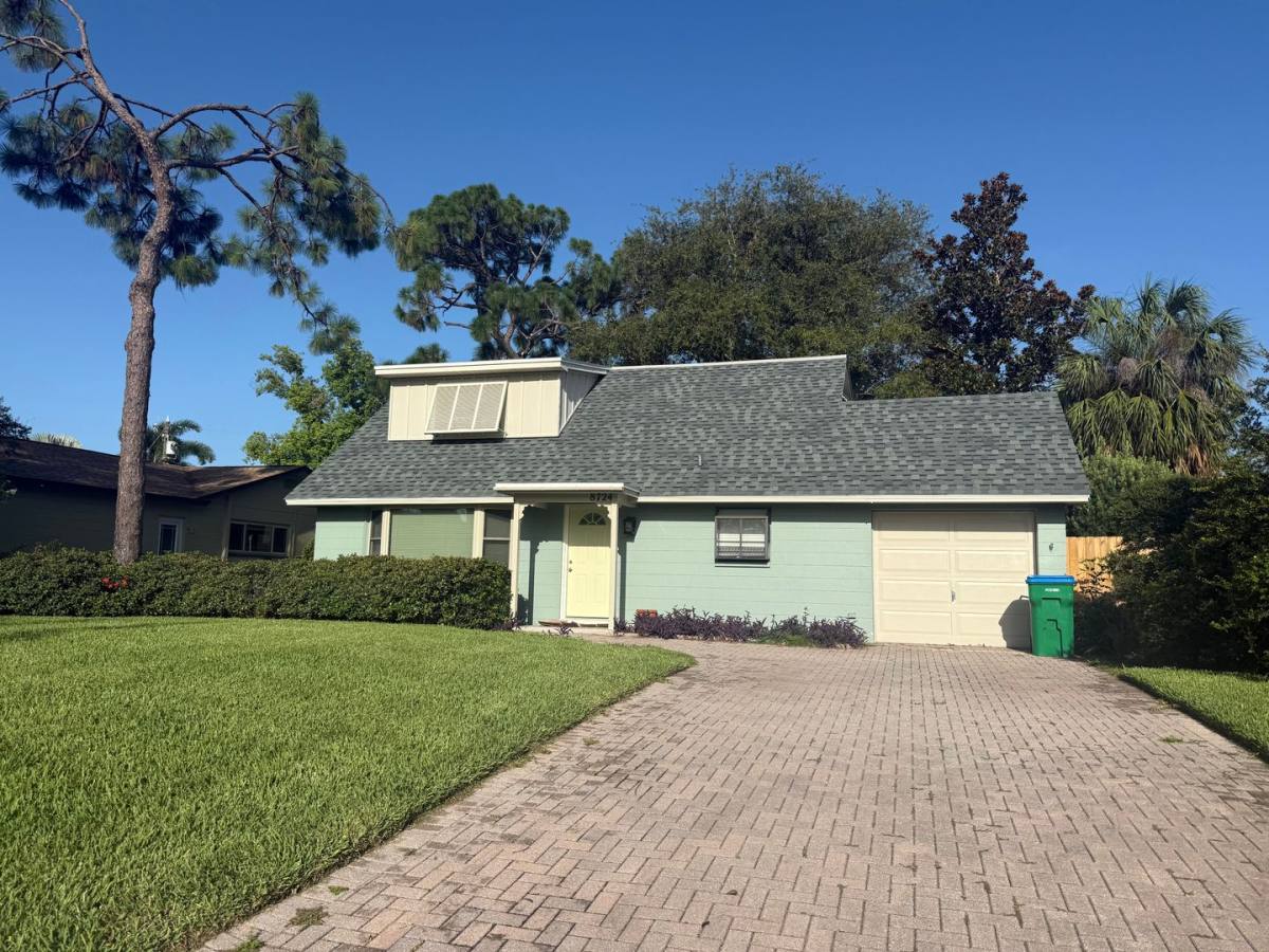 House for rent at 8724 134th St N, Seminole, FL 33776