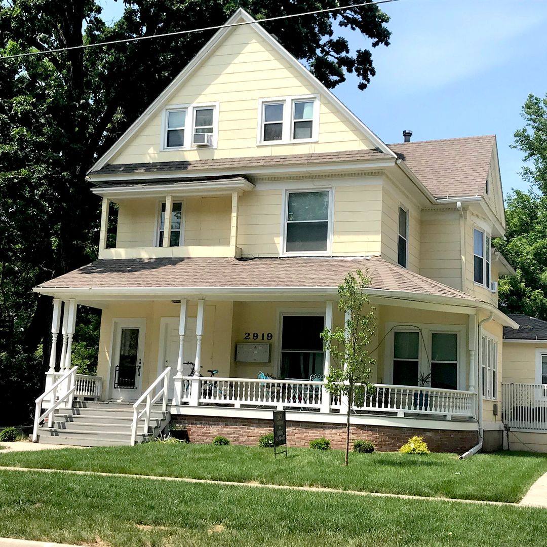Apartment for rent at 2919 Cottage Grove, Des Moines, IA 50311