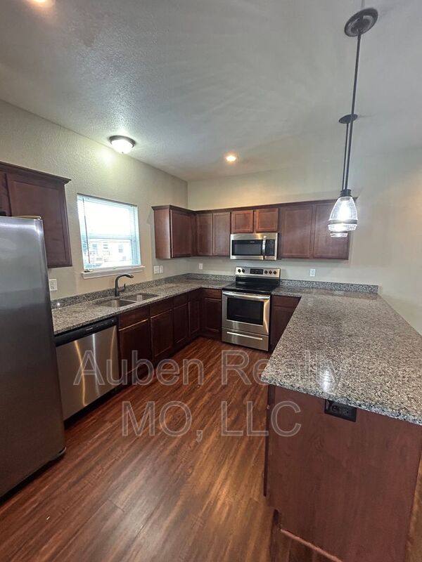 Townhouse for rent at 14918 W 64th Terrace, Shawnee, KS 66216