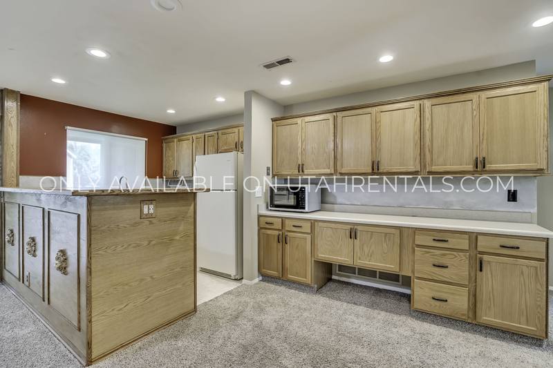 Condo for rent at 7755 S Briarsprings Dr, Midvale, UT 84047