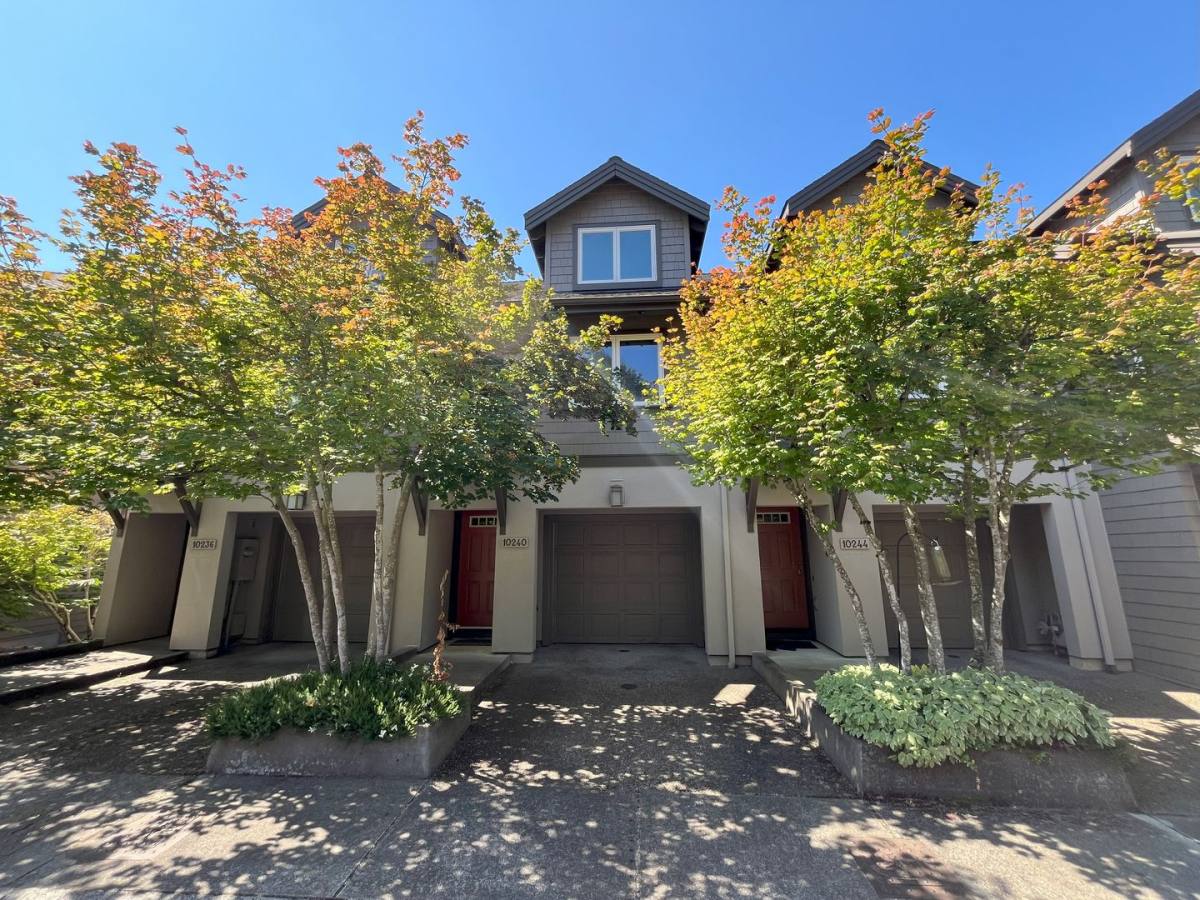 Townhouse for rent at 10240 NW Village Heights Dr, Portland, OR 97229