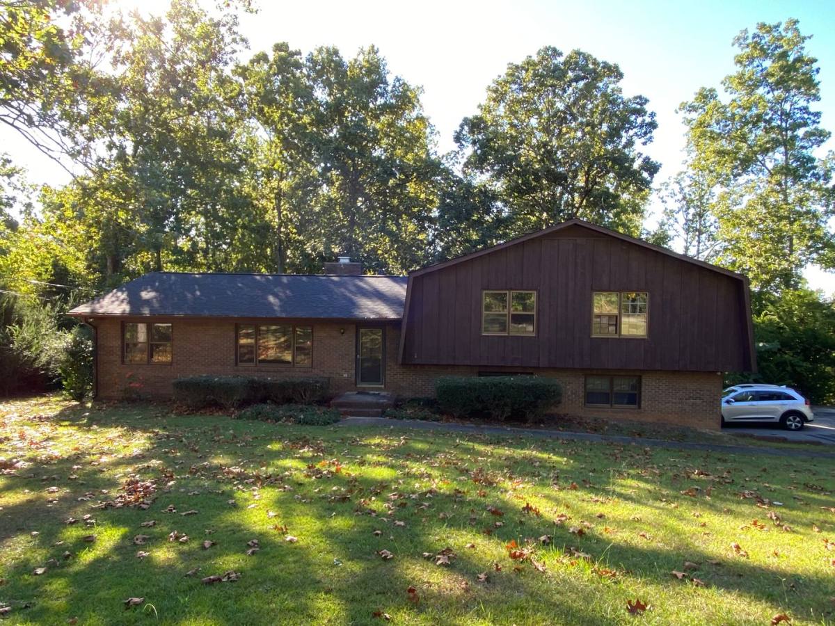 House for rent at 1204 8th Ave, Jacksonville, AL 36265