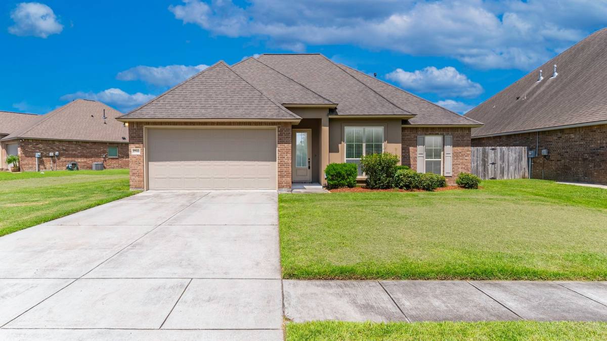 House for rent at 17544 Soaring Flight Dr, Prairieville, LA 70769