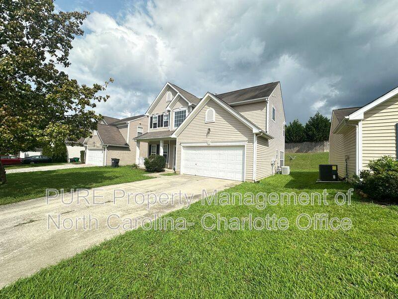 House for rent at 2708 Forest Grove Court, Charlotte, NC 28269