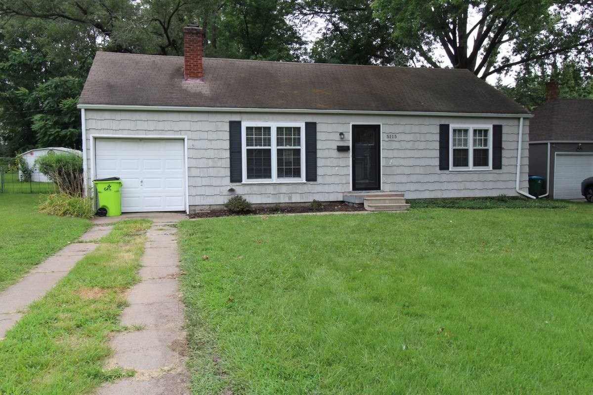House for rent at 5115 Rosewood Dr, Mission, KS 66205