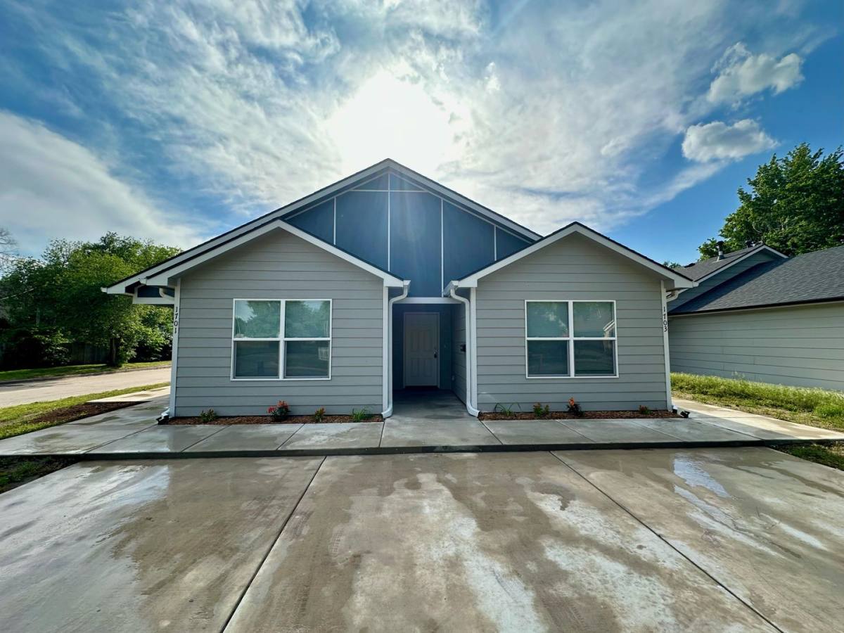 House for rent at 1701 N Grove, Wichita, KS 67214