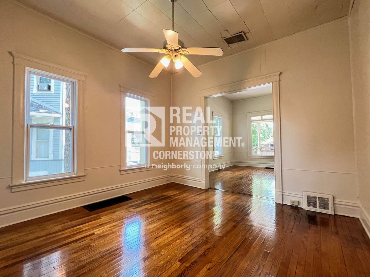 Apartment for rent at 1116-1118 Forbes St, Kalamazoo, MI 49006