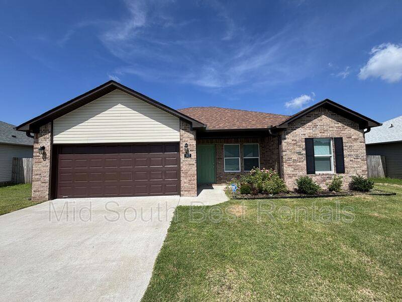 House for rent at 207 Magnolia Court, Jacksonville, AR 72076