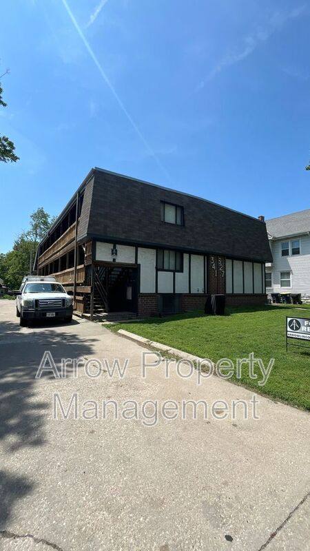 Apartment for rent at 341 S 27th St #4, Lincoln, NE 68510