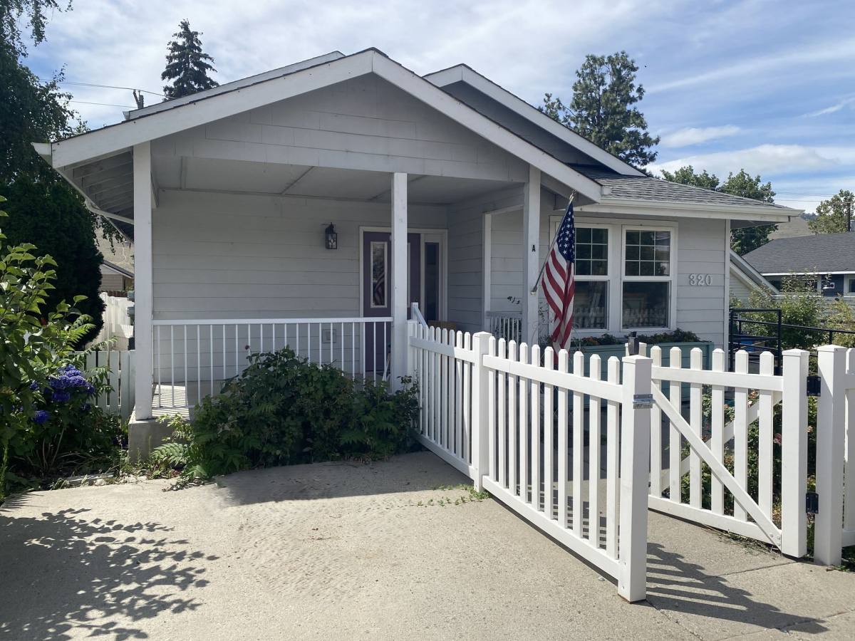 Apartment for rent at 320 E Nixon Ave, Chelan, WA 98816