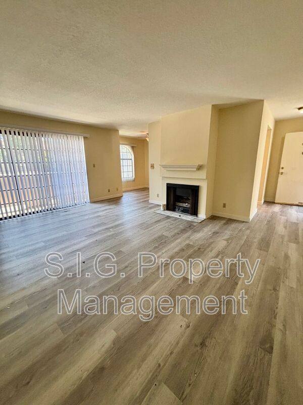 Apartment for rent at 411 W Riverside Dr #101, Burbank, CA 91506