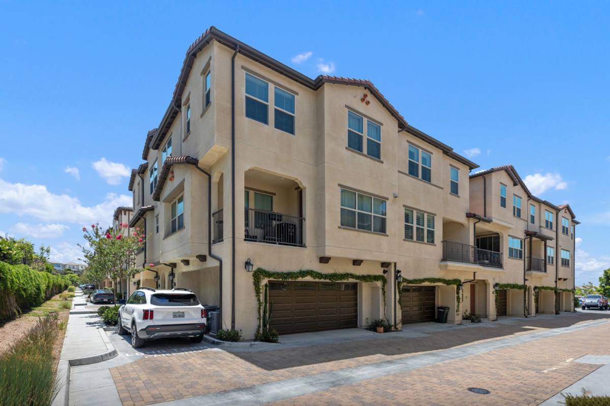 Condo for rent at 508 English Bluffs, Foothill Ranch, CA 92610