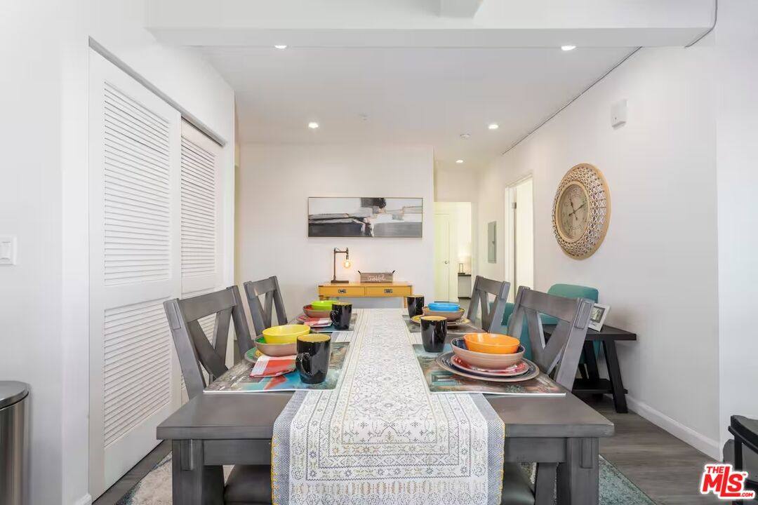 Apartment for rent at 1019 S Catalina St, Los Angeles, CA 90006