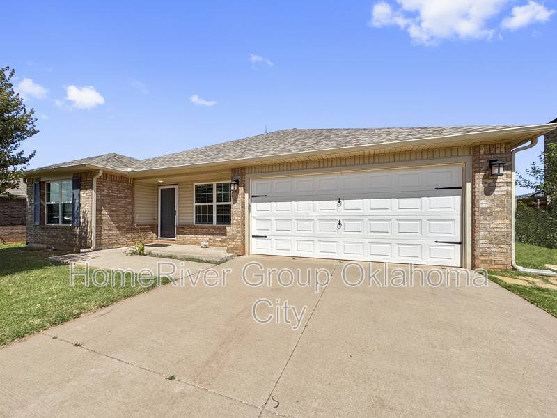 House for rent at 2708 Crystal Pine Dr, Yukon, OK 73099