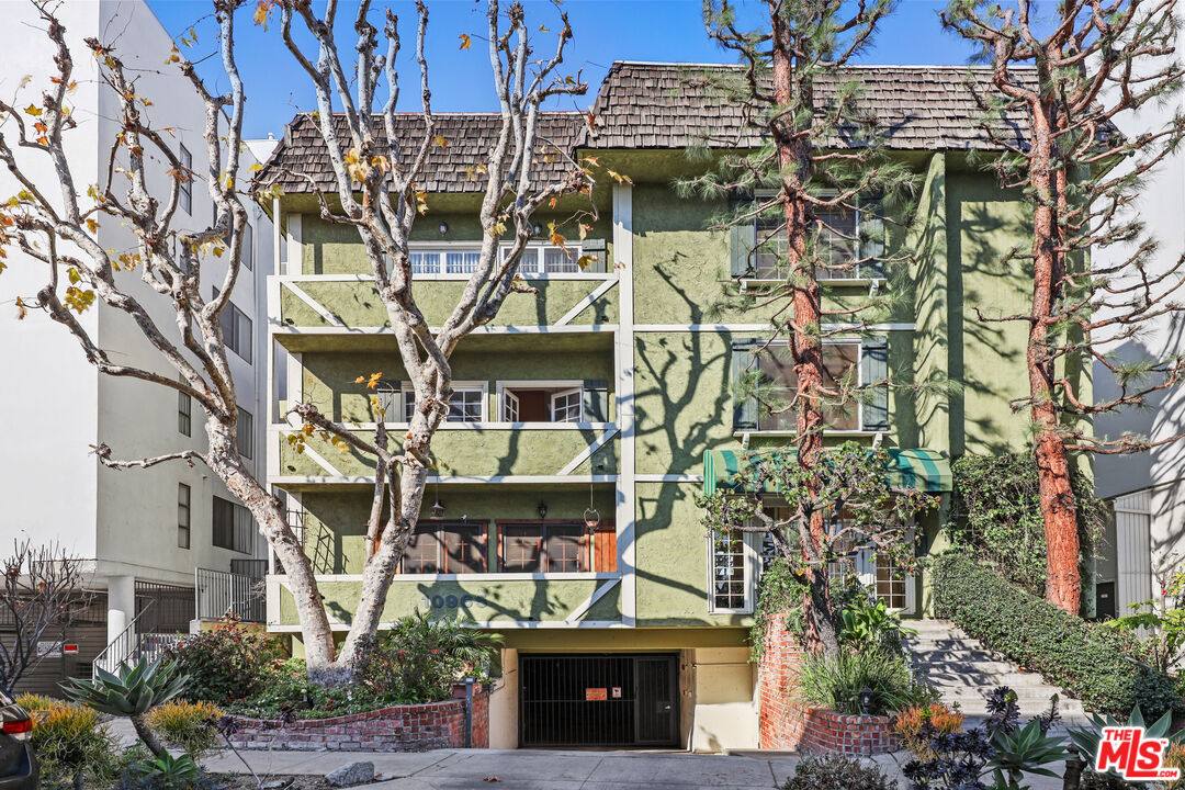 Apartment for rent at 10965 Rochester Ave, Los Angeles, CA 90024