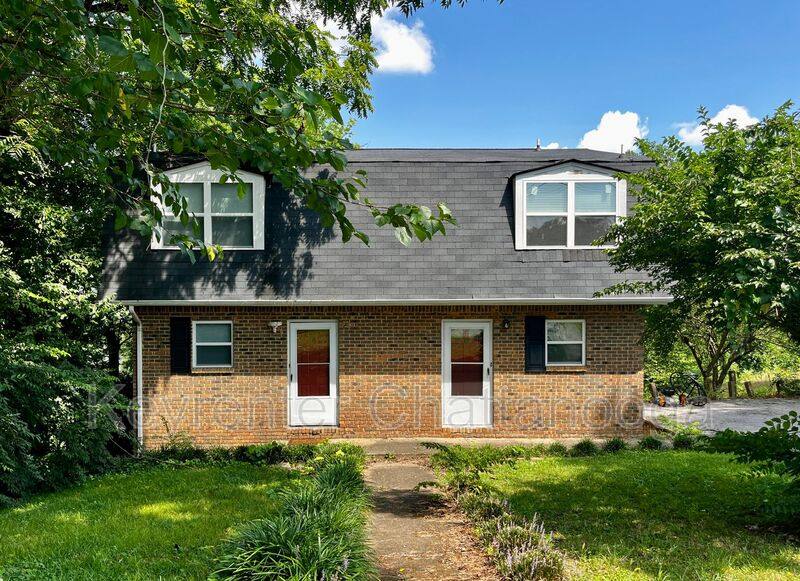 Apartment for rent at 918 S Crest Rd #B, Chattanooga, TN 37404