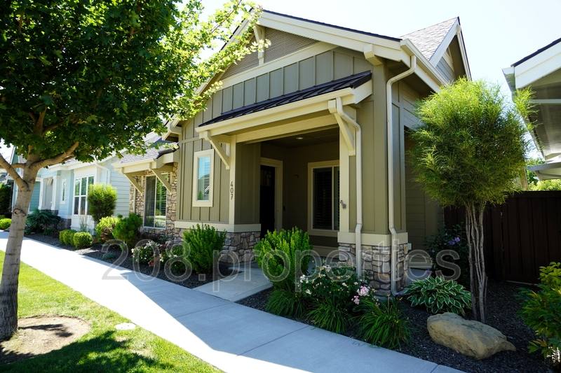 House for rent at 407 W Pavilion Lane, Meridian, ID 83646