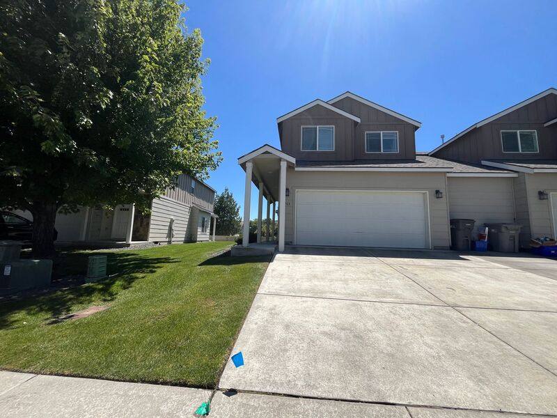 Townhouse for rent at 7703 W 6th Ave, Kennewick, WA 99336