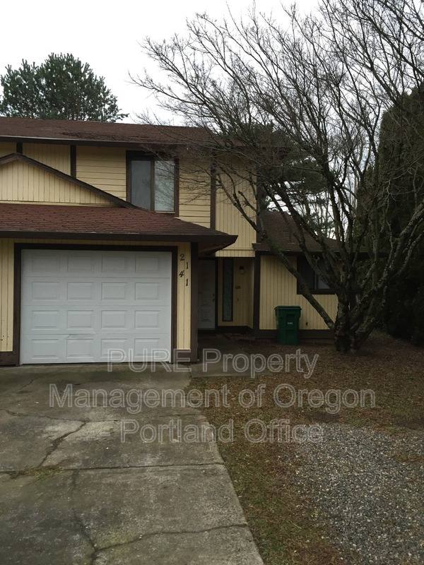 Townhouse for rent at 2141 SW Townsend Court, Troutdale, OR 97060